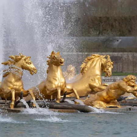 L'Orangerie Versaillaise - A 2 Pas Du Chateau De Versailles Exterior photo