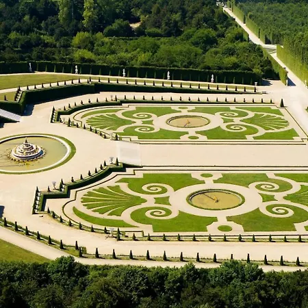 L'Orangerie Versaillaise - A 2 Pas Du Chateau De Versailles Exterior photo